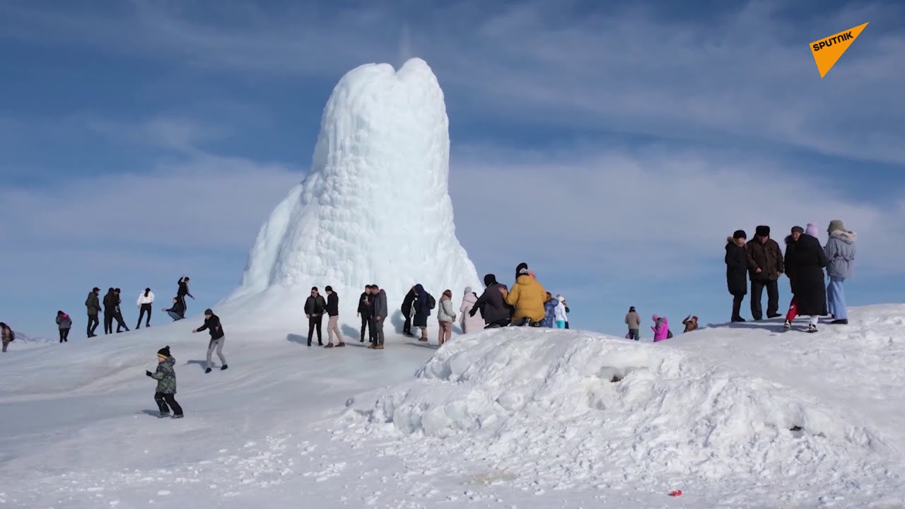 Φύση και θέαμα: Ένα «ηφαίστειο» από πάγο που εκτοξεύει… ατμό!